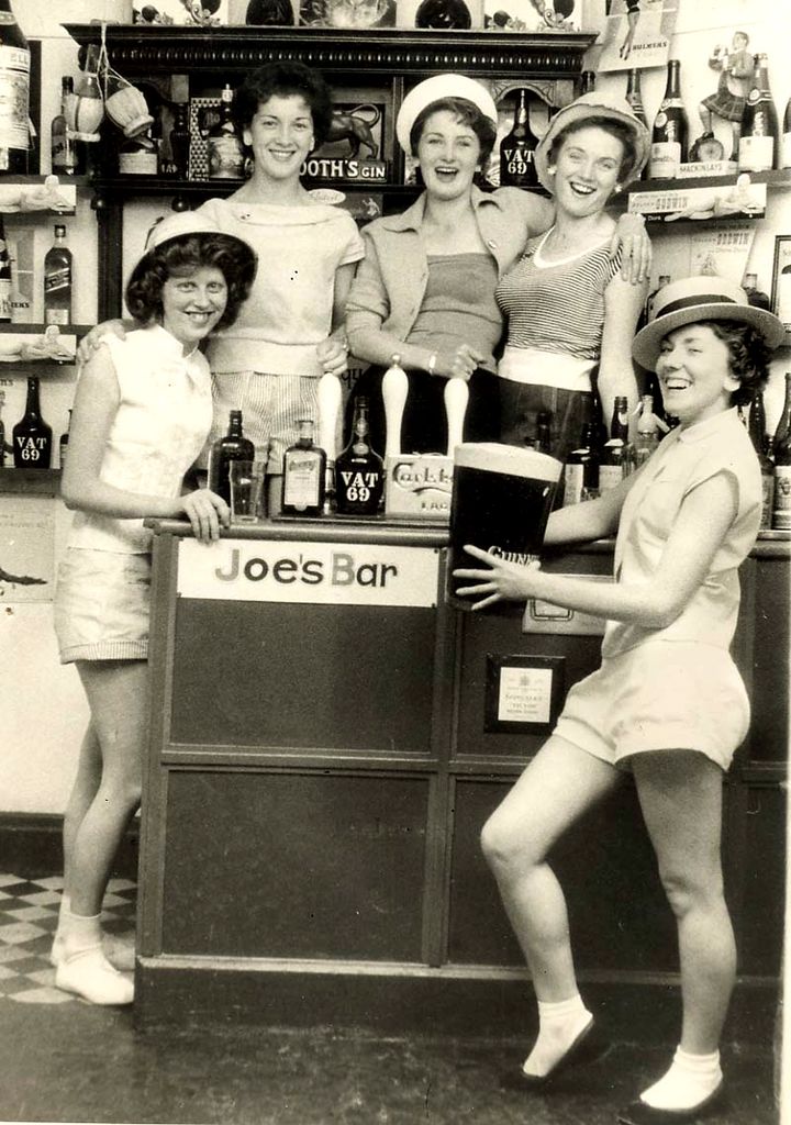 Joe's Bar